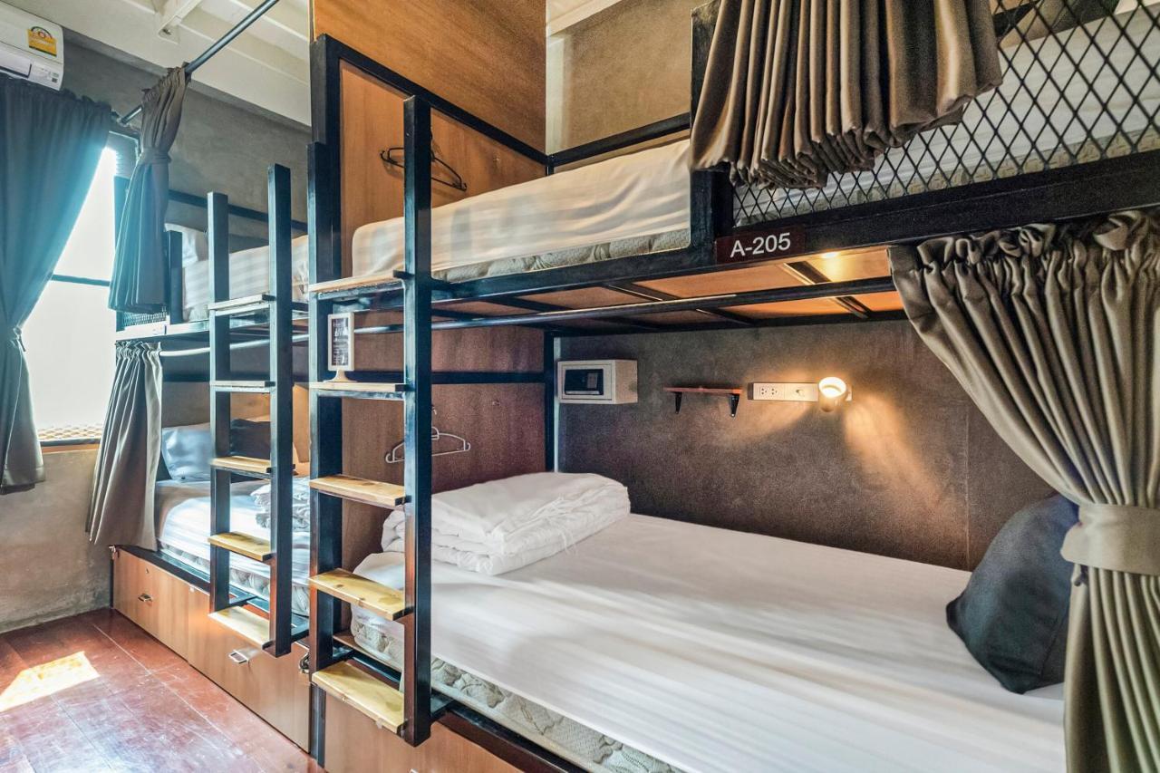 Oyo 685 Am Bed Hostel Bangkok Bagian luar foto