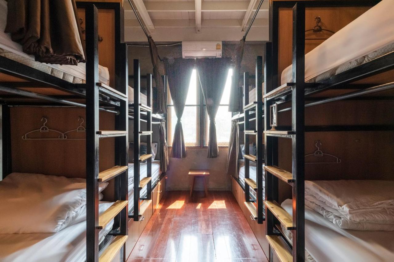 Oyo 685 Am Bed Hostel Bangkok Bagian luar foto