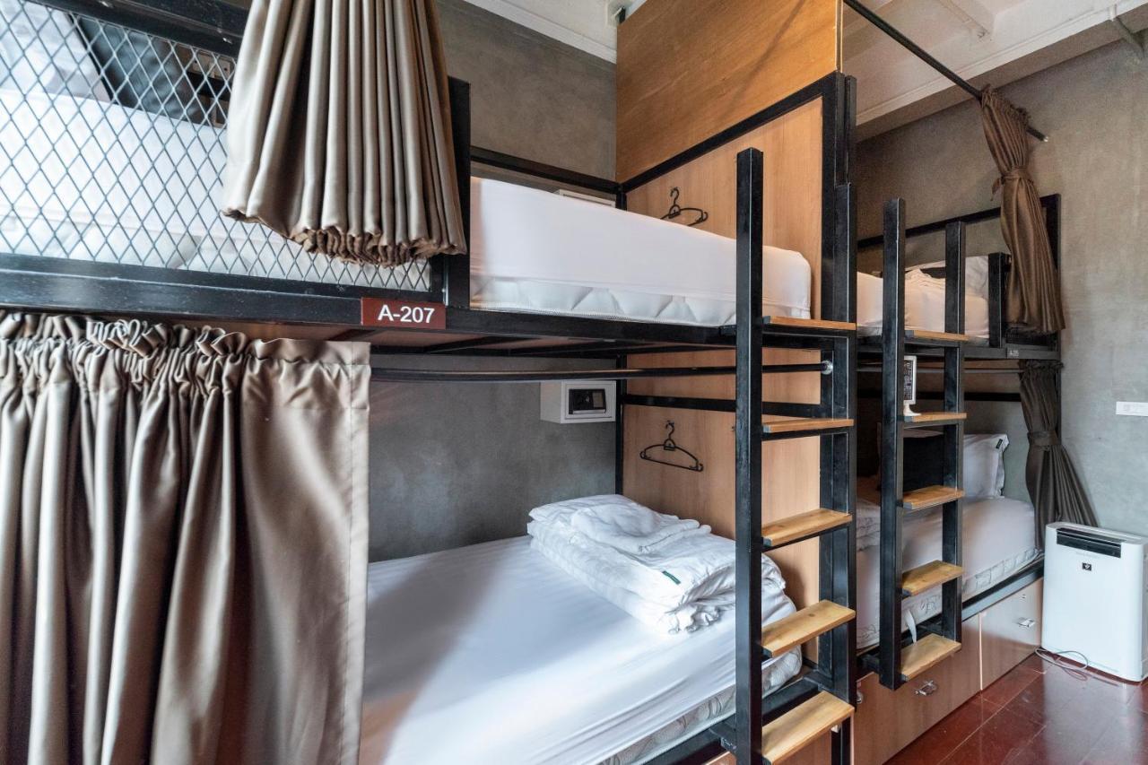 Oyo 685 Am Bed Hostel Bangkok Bagian luar foto