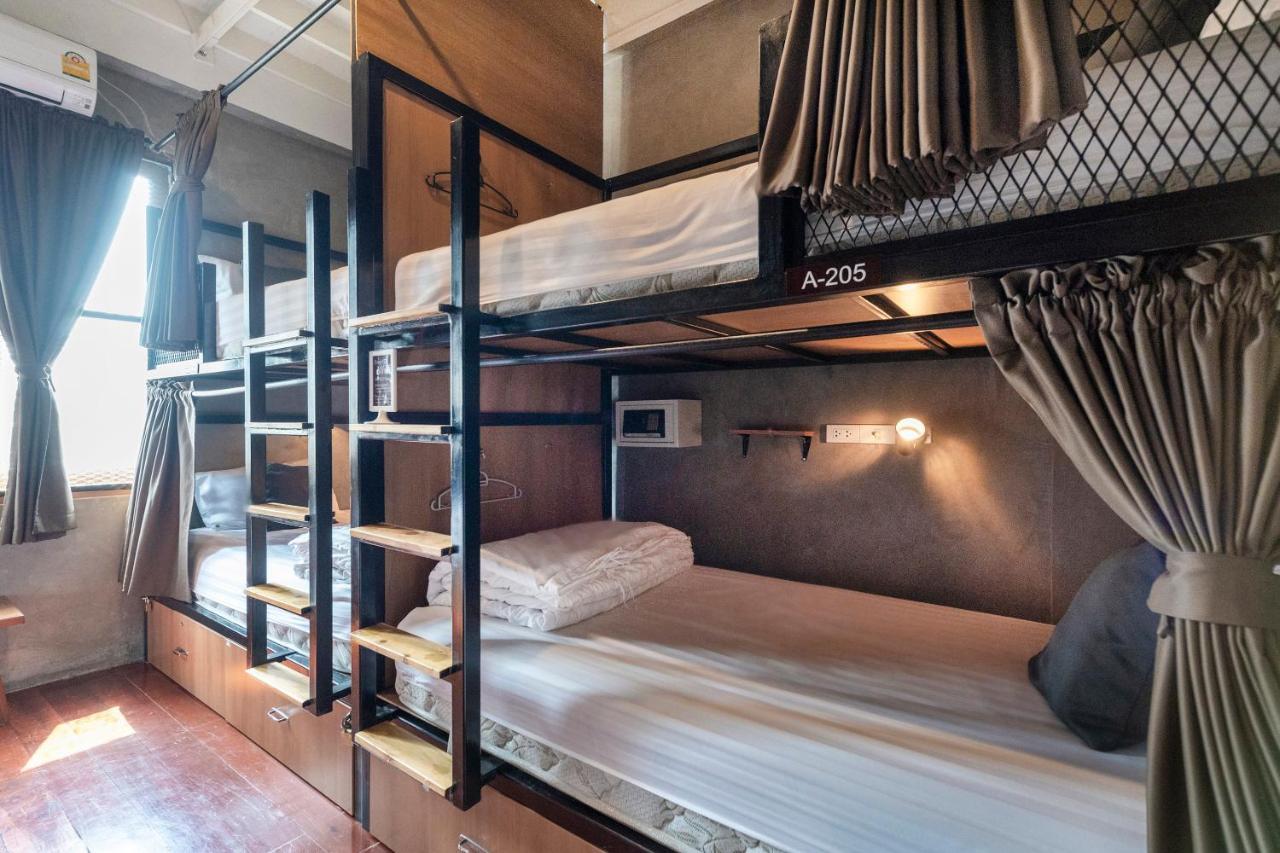 Oyo 685 Am Bed Hostel Bangkok Bagian luar foto