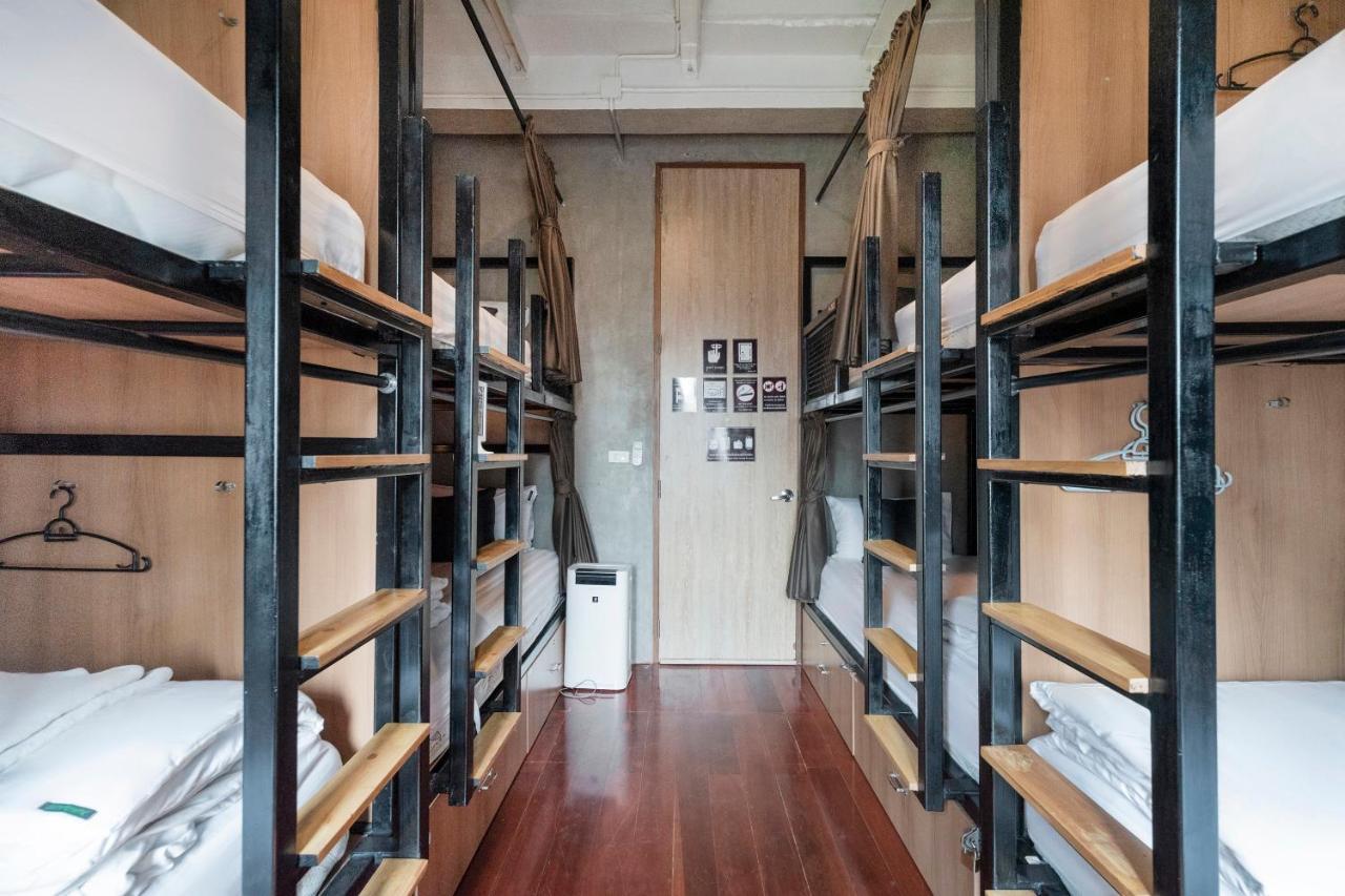 Oyo 685 Am Bed Hostel Bangkok Bagian luar foto